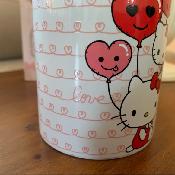 🎉Host Pick🎉New Hello Kitty Love Mug with Gold Handle Valentines Hearts Bows❤️ - Picture 10 of 11